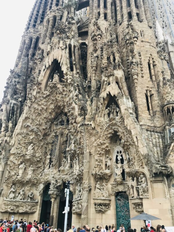 スペインのサグラダファミリア外観
