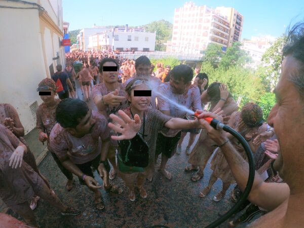 スペインのトマト投げ祭り