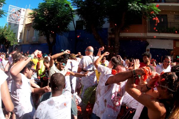 スペインのトマト投げ祭り