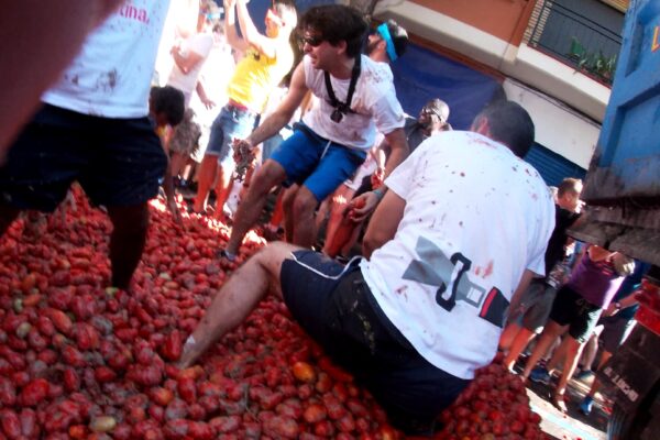 スペインのトマト投げ祭り