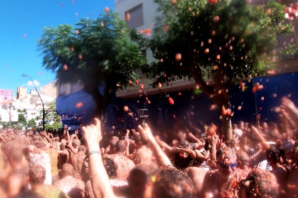 スペインのトマト投げ祭り