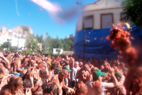 スペインのトマト投げ祭り